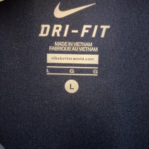 UVA Women’s Half zip dri fit lightweight pullover NWOT - Picture 3 of 3